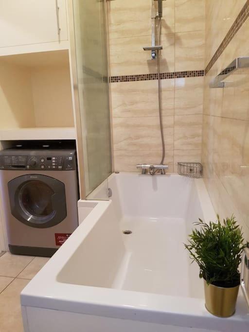 Cozy Flat, 5 Minute Walk To Oxford Circus Apartment London Exterior photo